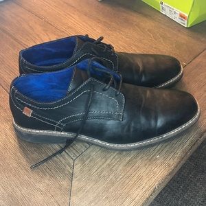 Used Men’s Varese William Black dress shoes, size 11